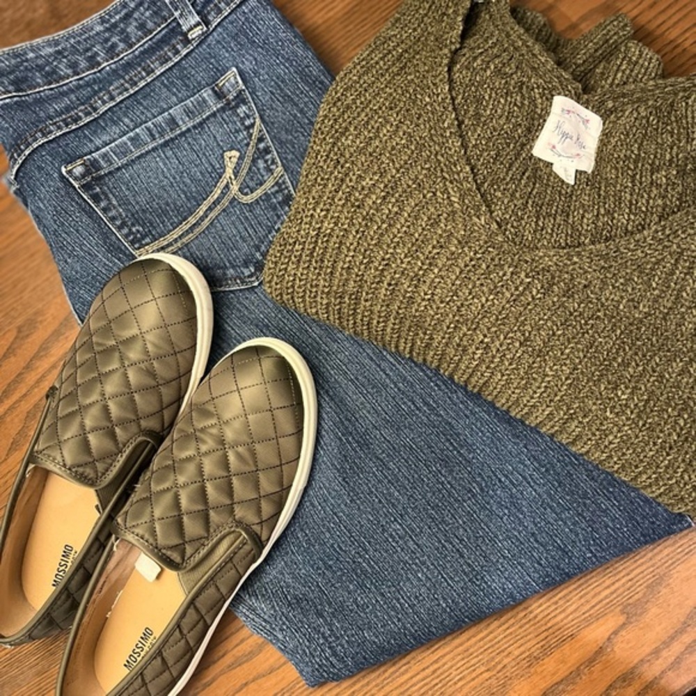 Hippie Rose Army/Olive Green Cable Knit V-Neck Sweater w/Drop Sleeves XL